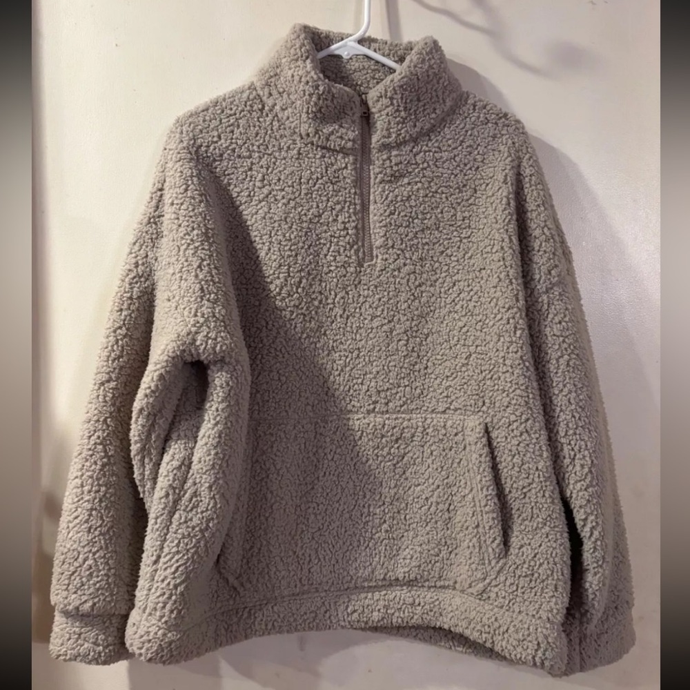 American Eagle Cream Sherpa Pullover